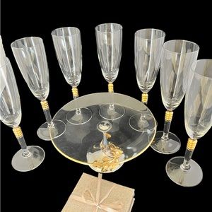 Set of 7 champagne glasses Round tray